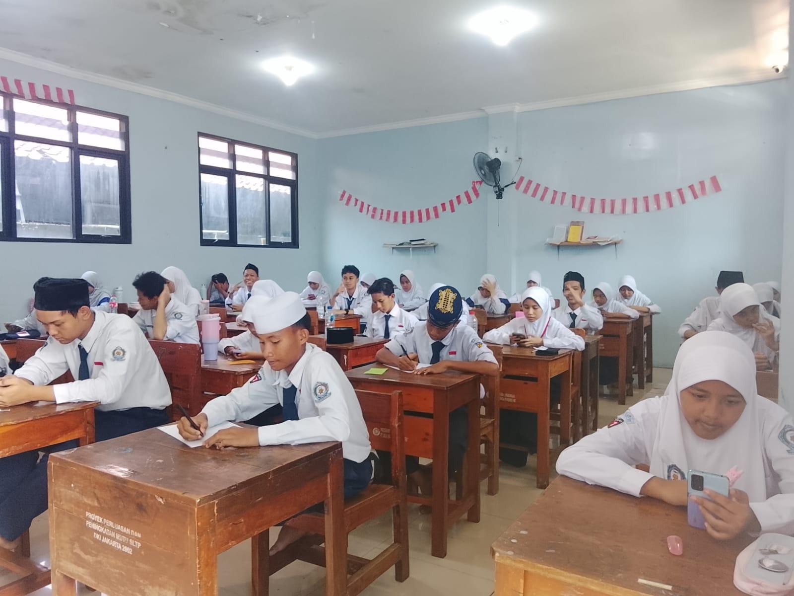 SMP IT Daarut Taqwa Sukses ASTS Lewat Smart Digital